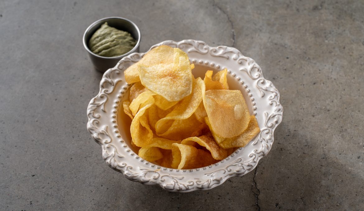 Чипсы из картофеля/ гуакамоле