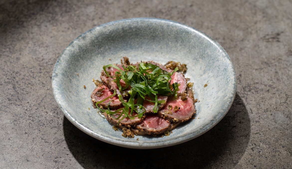 Карпаччо из говядины/ перечный соус